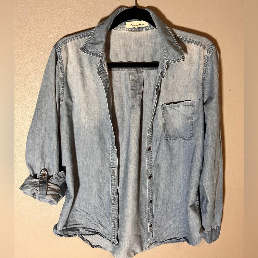 Love Tree Distressed Denim Button Down Shirt Sz M
